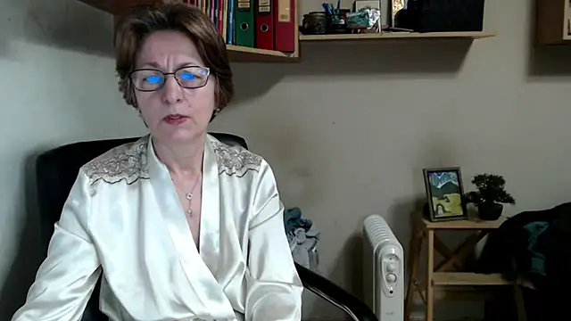 katemodel online show from March 15, 7:14 am