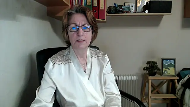 katemodel online show from April 23, 6:47 am