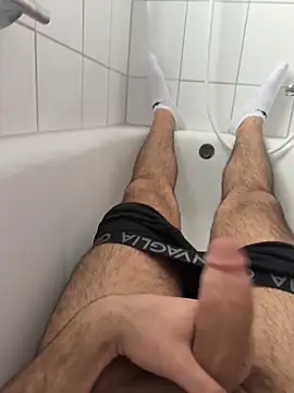 BIGDICK111000 online show from April 3, 1:09 pm