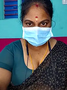 Snapshot of TamilSembaruthi143 chatting on February 4, 10:47 pm TamilSembaruthi143 online show from February 4, 10:47 pm