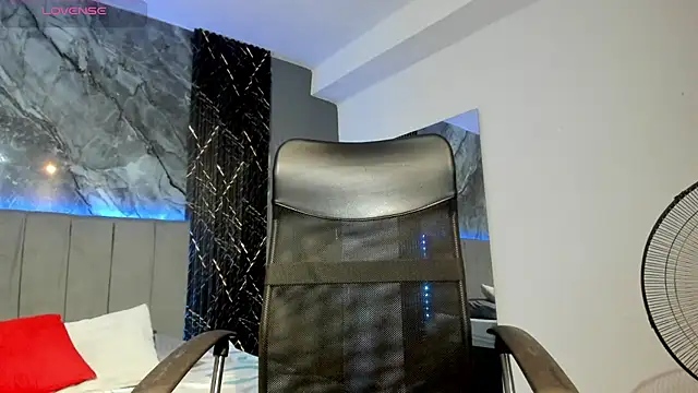 Snapshot of milo_cruz_ chatting on February 13, 5:58 am milo cruz online show from February 13, 5:58 am