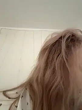 MollyHilton online show from April 20, 11:24 am