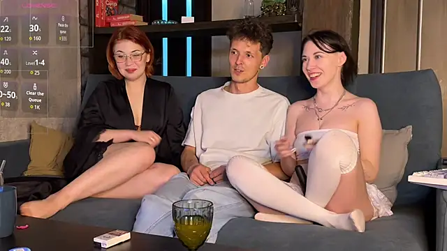 Three Some Dream online show from June 22, 5:54 pm