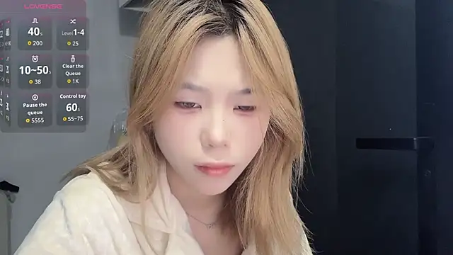 Snapshot of F-Qing chatting on March 6, 3:41 pm F-Qing online show from March 6, 3:41 pm