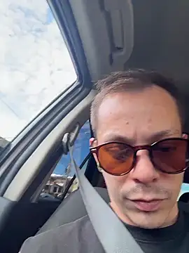 AxelMuller online show from April 2, 12:47 pm