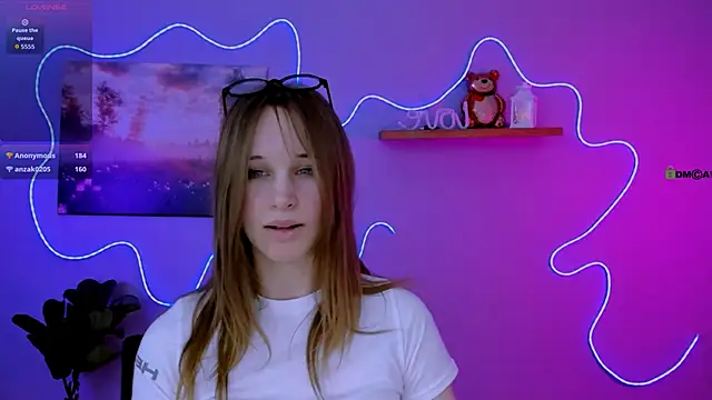 eira mouse online show from March 1, 1:02 pm