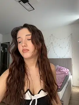 Snapshot of Anna_Elfii chatting on May 7, 5:57 am Anna Elfii online show from May 7, 5:57 am