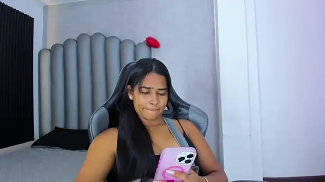 Snapshot of Shirleytaylor- chatting on April 30, 11:38 am Shirleytaylor- online show from April 30, 11:38 am