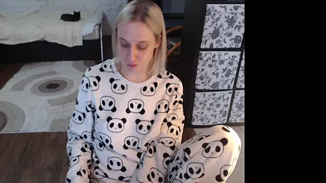 Your guilty pleasure1 online show from March 10, 5:34 am