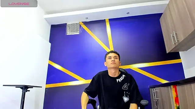 Snapshot of Matheus_Ic chatting on February 14, 8:49 pm Matheus Ic online show from February 14, 8:49 pm