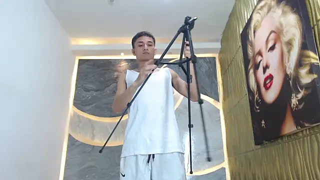 Snapshot of Matheus_Ic chatting on February 15, 8:27 pm Matheus Ic online show from February 15, 8:27 pm