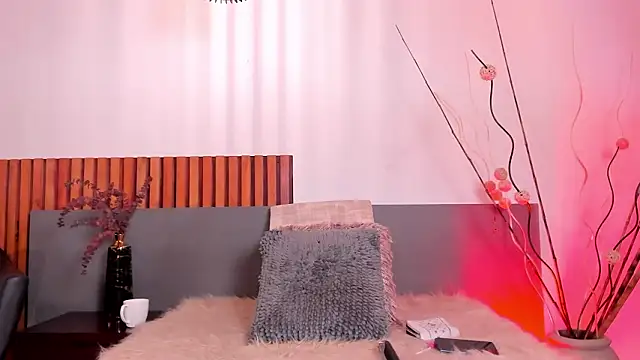 AylaStone online show from March 9, 6:23 pm