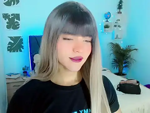 ZoeSchmmit online show from July 11, 7:27 pm