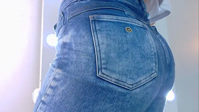 AnnieRouse   online show from April 15, 11:39 am