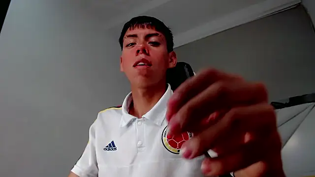 Liarr  online show from February 7, 7:39 pm