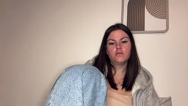 kiaraaaa75 online show from February 4, 5:19 pm