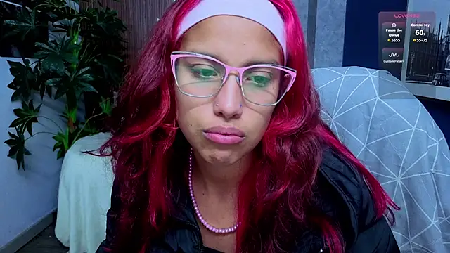 saphire  online show from April 22, 3:09 am