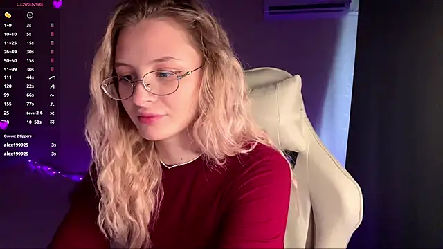 VibeVi online show from February 19, 8:21 am