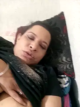 Snapshot of Camil4_milf_1 chatting on March 4, 9:37 am Camil4 milf 1 online show from March 4, 9:37 am