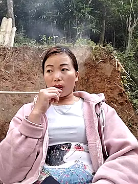 Ella-aa online show from February 15, 1:57 am