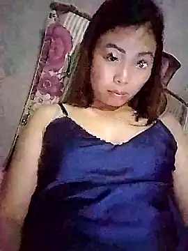 Ella-aa online show from April 17, 1:03 pm