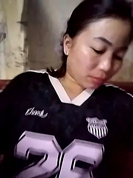 Ella-aa online show from April 23, 1:13 pm