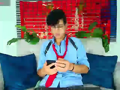 ThiiagoSaeenz online show from February 18, 10:50 pm