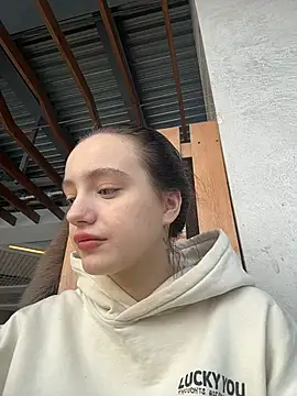 MiaTee online show from February 28, 4:13 am