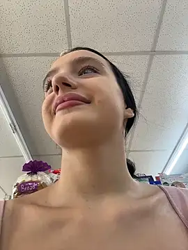 MiaTee online show from April 22, 2:03 am