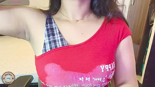 Snapshot of Yara-143 chatting on May 8, 8:41 am Yara-143 online show from May 8, 8:41 am