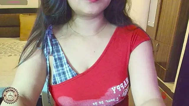 Snapshot of Yara-143 chatting on June 5, 6:02 pm Yara-143 online show from June 5, 6:02 pm