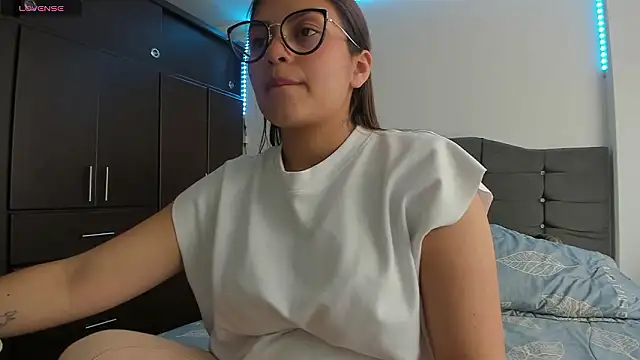 AnnaBailey  online show from March 17, 3:15 pm