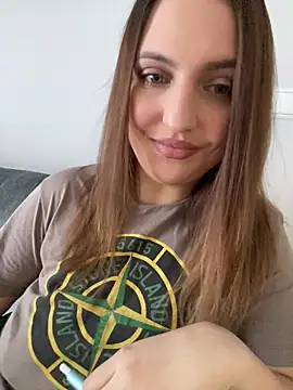 AliceDesmee online show from February 14, 11:40 am