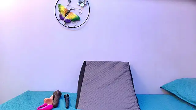 melany roberts  online show from March 4, 3:12 am