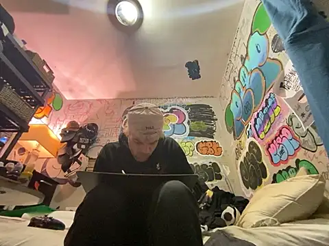 gothboiplzty online show from April 22, 6:16 am