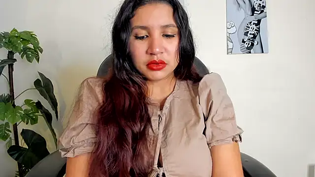 Snapshot of Victoria_Rosee chatting on February 6, 12:41 pm Victoria Rosee online show from February 6, 12:41 pm