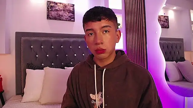 Snapshot of Fancy_Vixen chatting on March 4, 3:34 am Fancy Vixen online show from March 4, 3:34 am