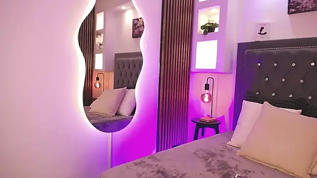 Snapshot of Fancy_Vixen chatting on March 8, 3:43 am Fancy Vixen online show from March 8, 3:43 am