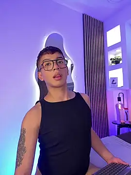 Fancy Vixen online show from April 14, 3:45 am