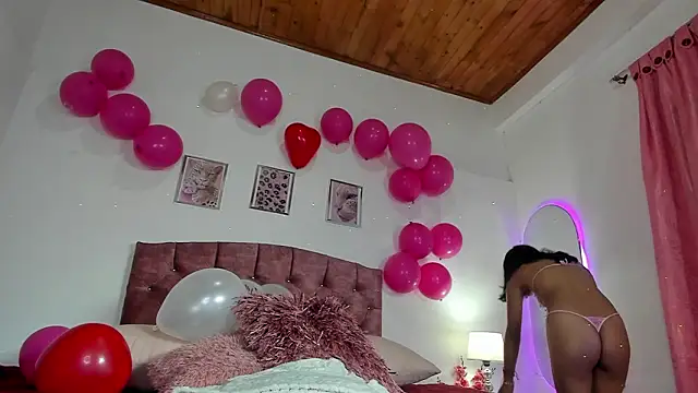 luna velveth online show from February 13, 1:12 am