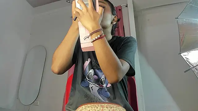 luna velveth online show from February 28, 1:17 am