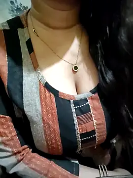 PARI51 online show from March 3, 8:04 pm