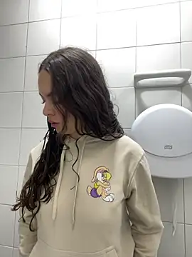 Annie bonnie  online show from April 21, 11:38 am