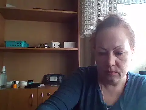 KrystalStyles online show from April 7, 11:10 am