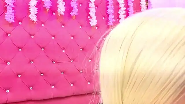 Lunaa Brunettee online show from March 7, 3:36 am