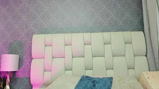 luz-miiaa online show from February 2, 11:53 am