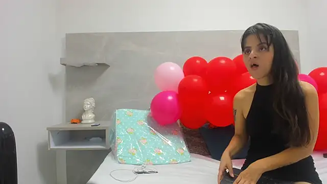 luz-miiaa online show from March 4, 11:38 am