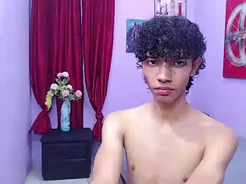 bigcock twinks online show from February 10, 11:53 pm