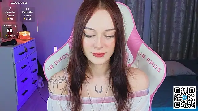 amyfallinlove online show from February 17, 3:29 pm