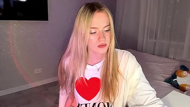 Between Eeys online show from March 1, 3:47 pm